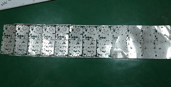 沖壓模具主要分類(lèi)方式